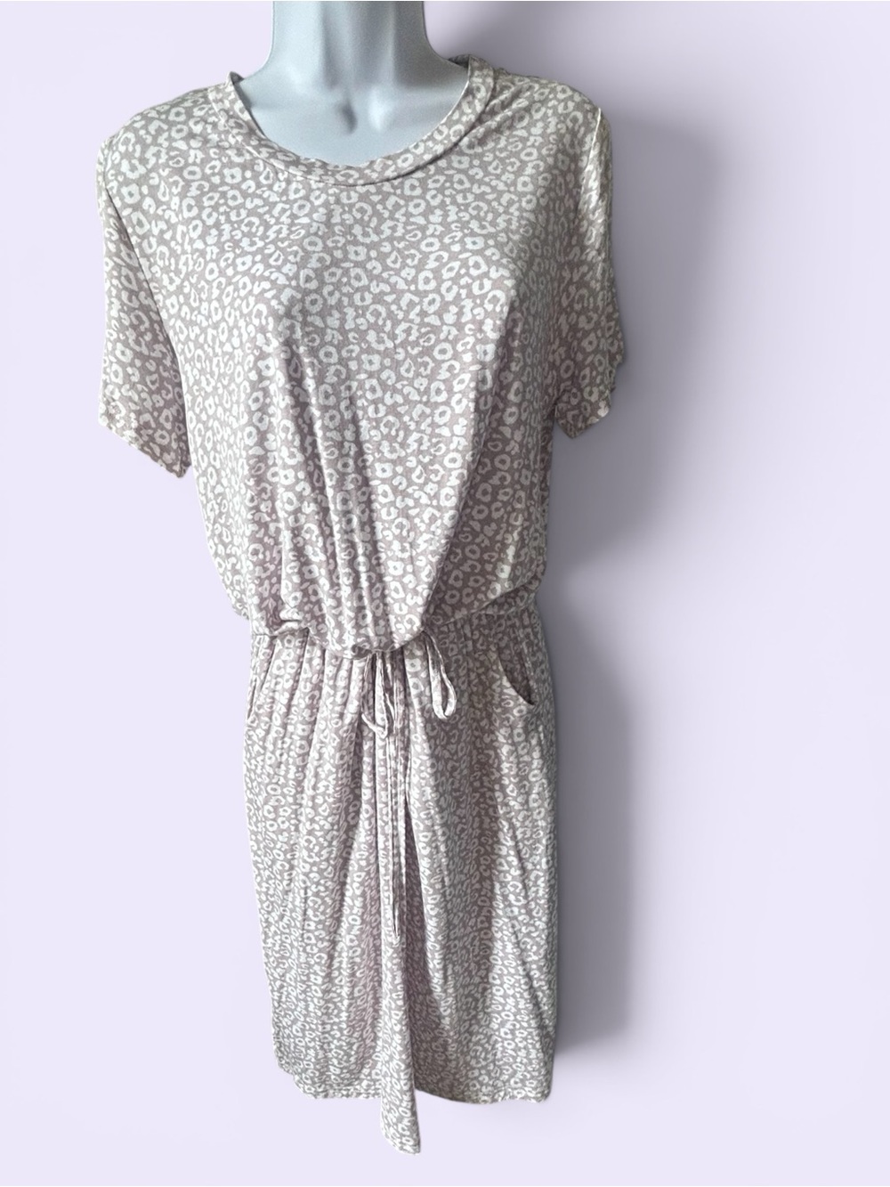Casual Drawstring Leopard Print T-Shirt Dress - Light Taupe
Large